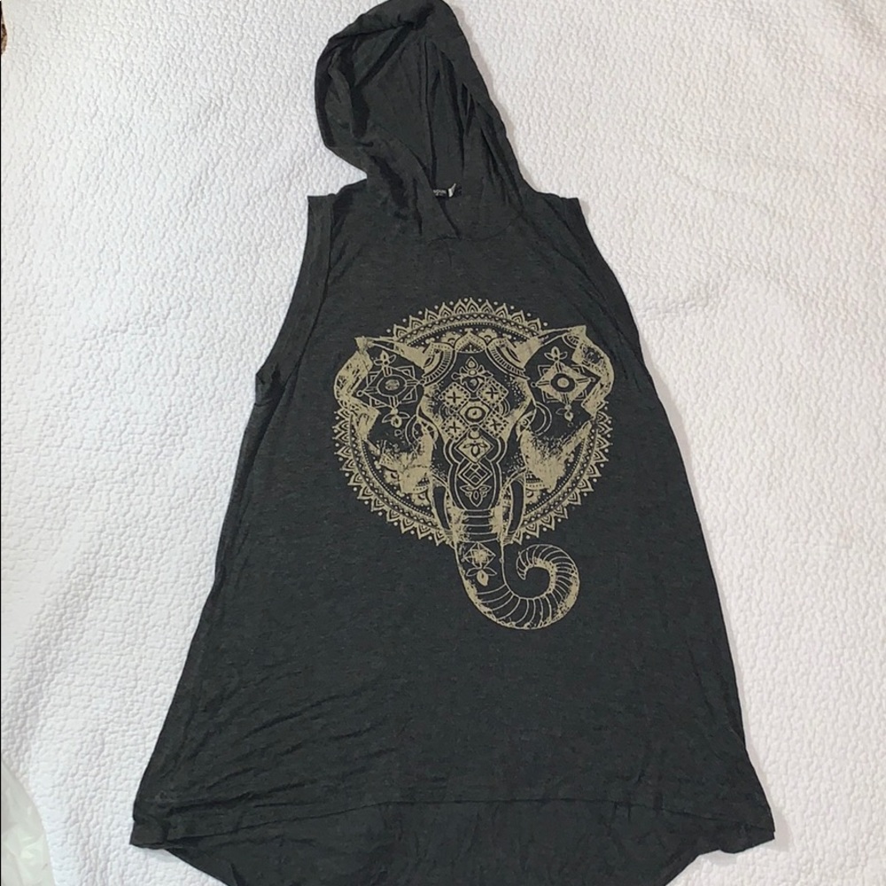 Lightweight tank with hood